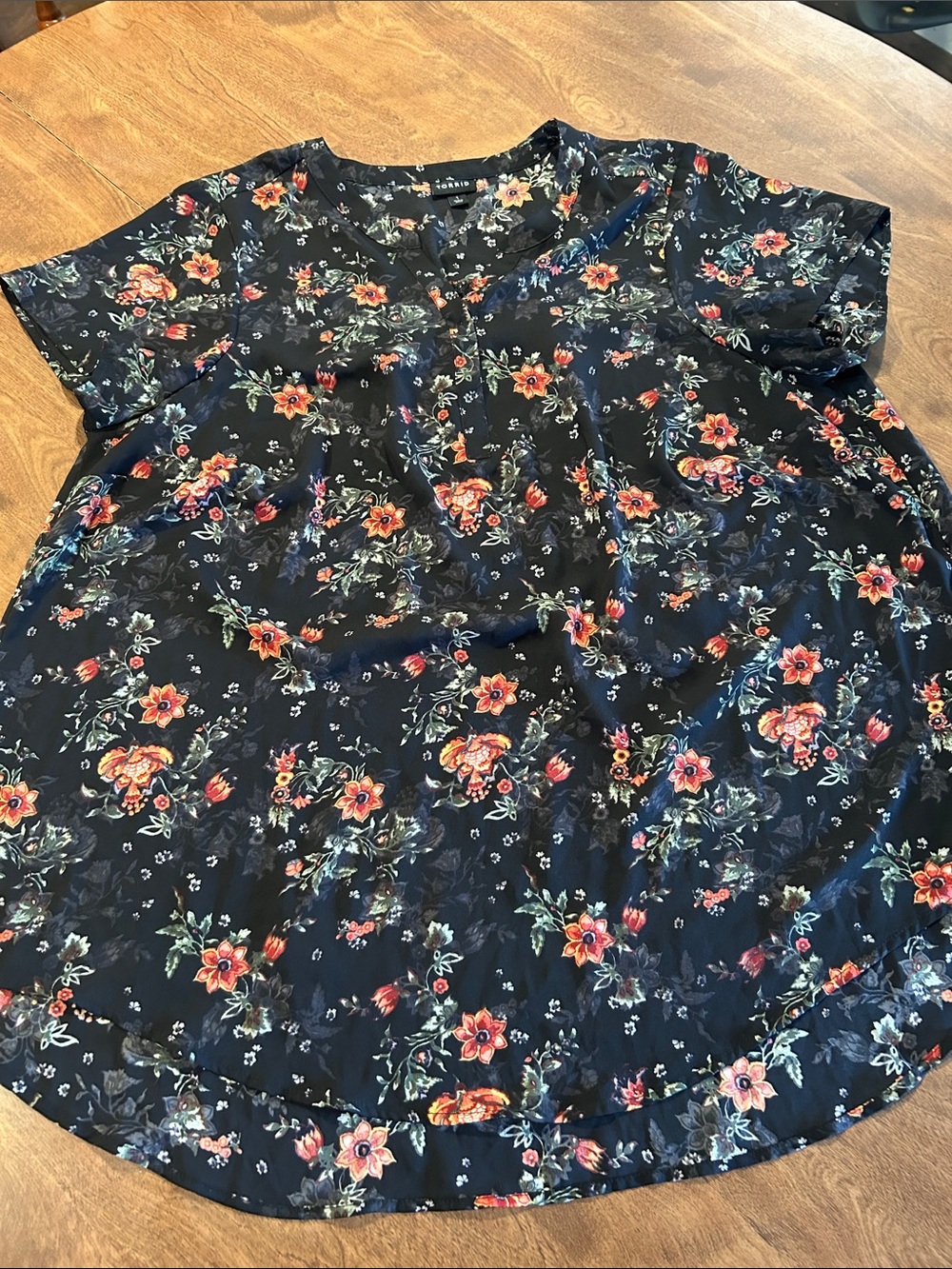 torrid Navy Floral V-Neck Short Sleeve Tunic Top
